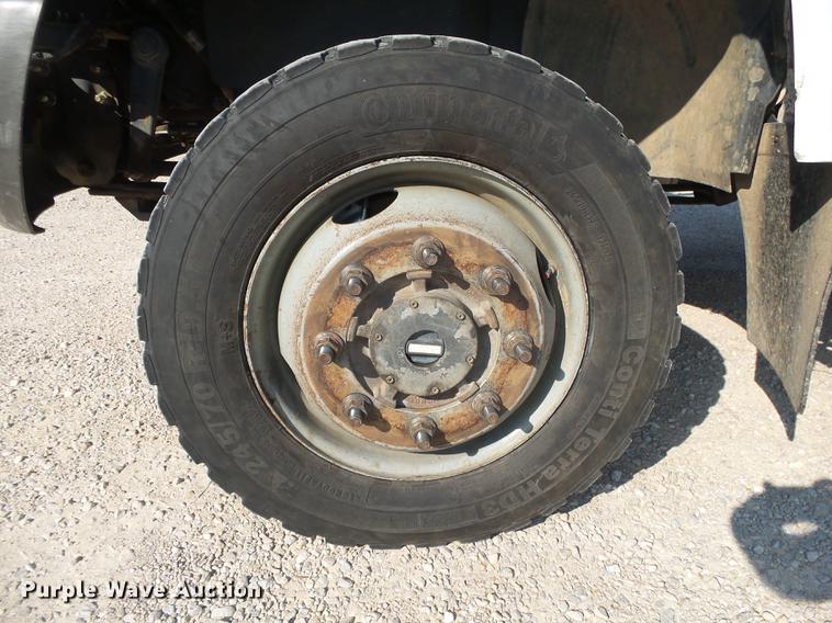 image for item DA2669 2006 Chevrolet C5500 bucket truck