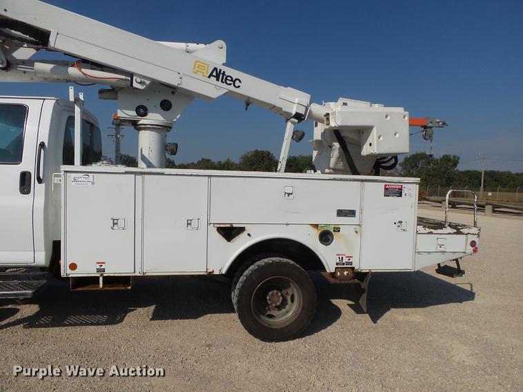 image for item DA2669 2006 Chevrolet C5500 bucket truck