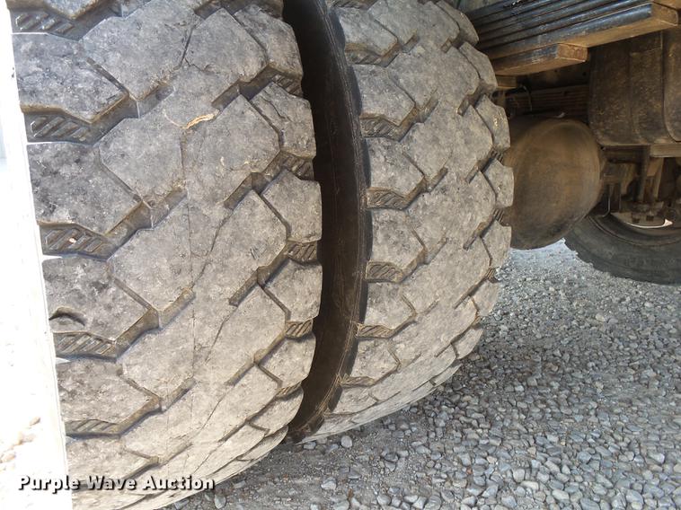 image for item DA2669 2006 Chevrolet C5500 bucket truck