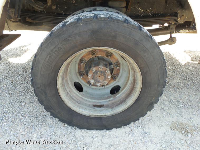 image for item DA2669 2006 Chevrolet C5500 bucket truck