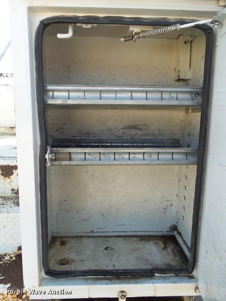 image for item DA2669 2006 Chevrolet C5500 bucket truck