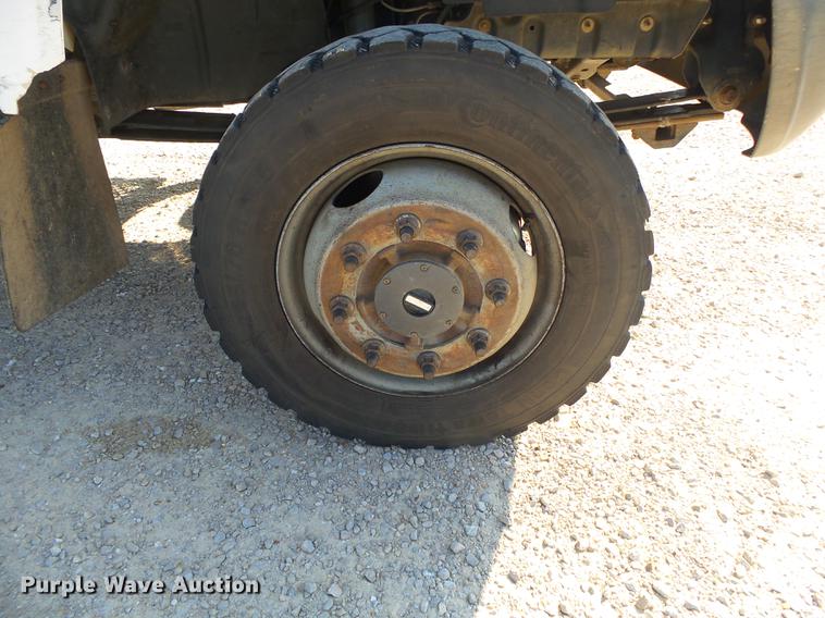 image for item DA2669 2006 Chevrolet C5500 bucket truck