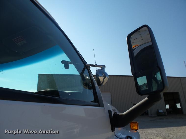 image for item DA2669 2006 Chevrolet C5500 bucket truck