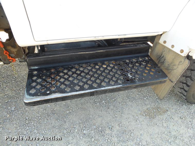 image for item DA2669 2006 Chevrolet C5500 bucket truck