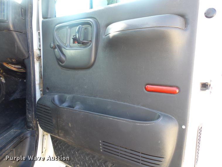image for item DA2669 2006 Chevrolet C5500 bucket truck