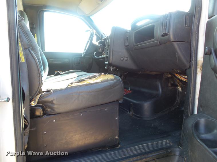 image for item DA2669 2006 Chevrolet C5500 bucket truck