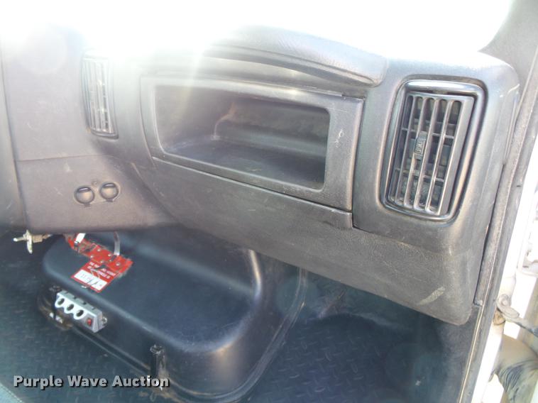 image for item DA2669 2006 Chevrolet C5500 bucket truck