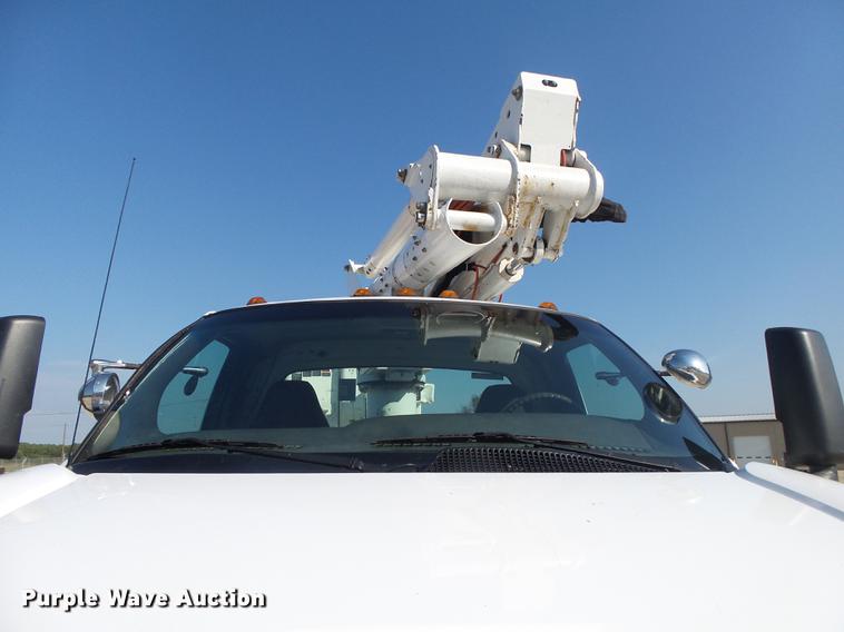 image for item DA2669 2006 Chevrolet C5500 bucket truck