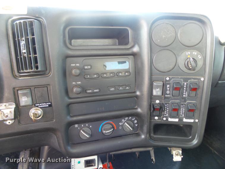 image for item DA2669 2006 Chevrolet C5500 bucket truck