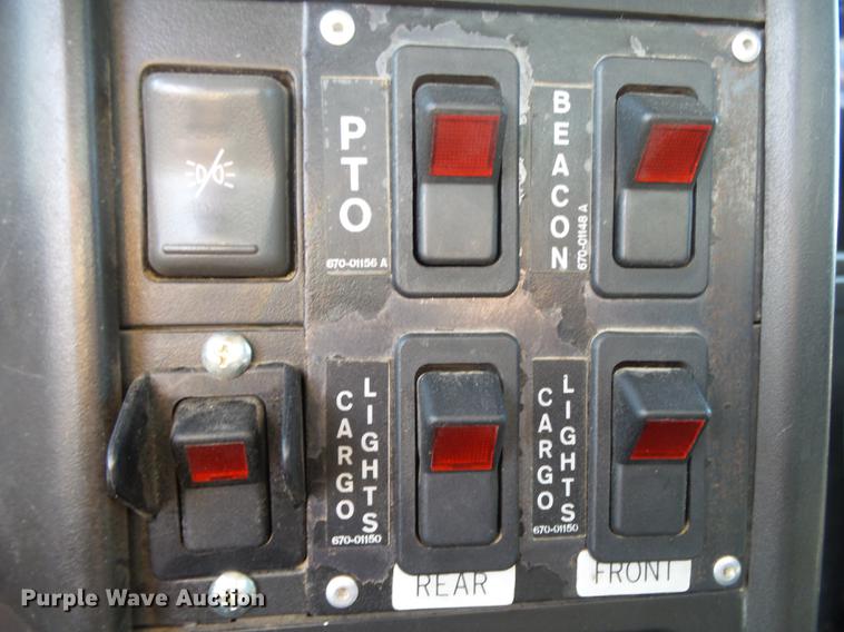 image for item DA2669 2006 Chevrolet C5500 bucket truck