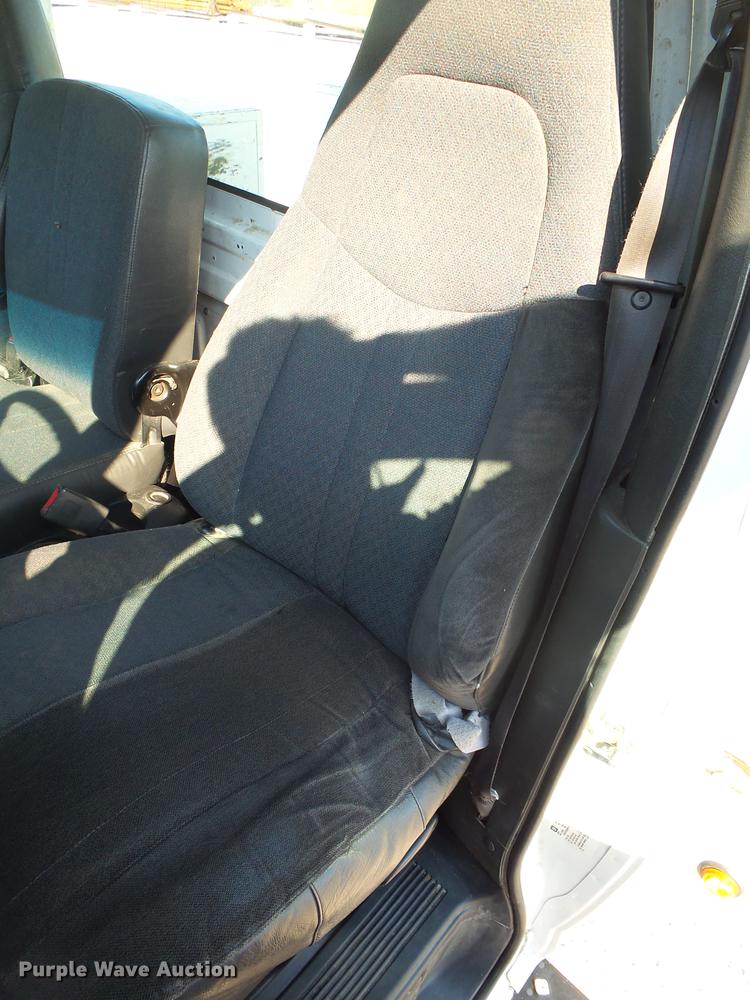 image for item DA2669 2006 Chevrolet C5500 bucket truck