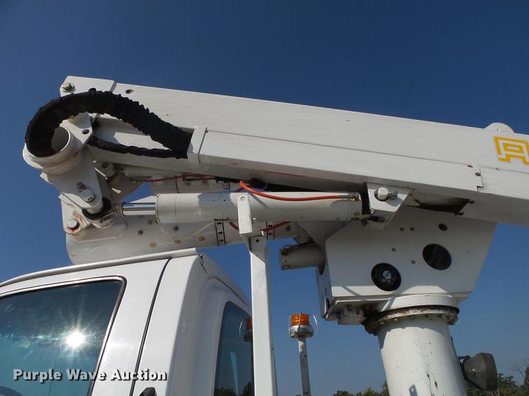 image for item DA2669 2006 Chevrolet C5500 bucket truck
