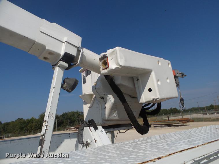 image for item DA2669 2006 Chevrolet C5500 bucket truck