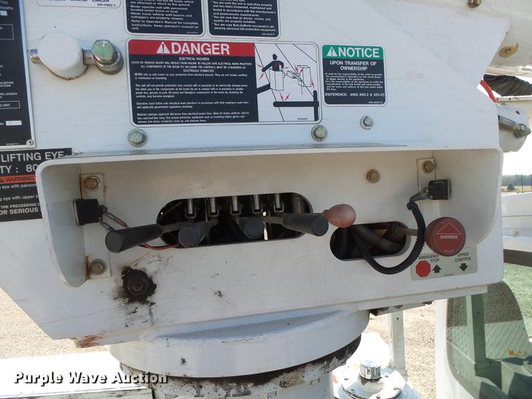 image for item DA2669 2006 Chevrolet C5500 bucket truck