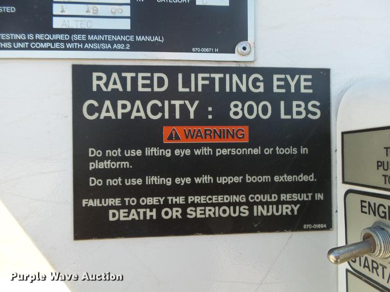 image for item DA2669 2006 Chevrolet C5500 bucket truck