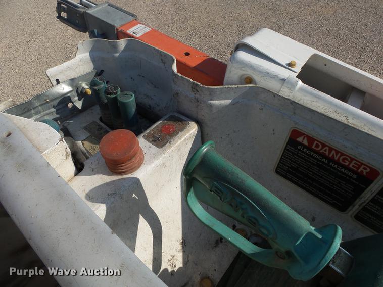 image for item DA2669 2006 Chevrolet C5500 bucket truck