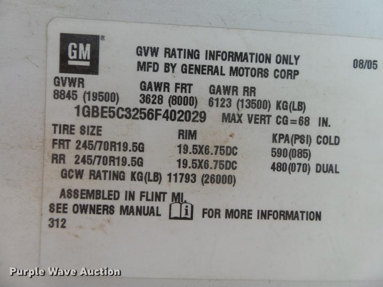 image for item DA2669 2006 Chevrolet C5500 bucket truck