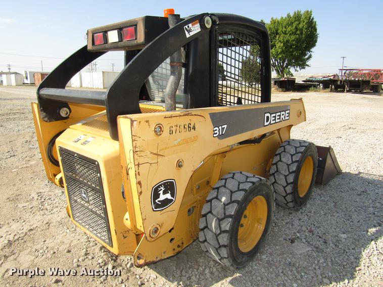 image for item DA3148 2005 John Deere 317 skid steer