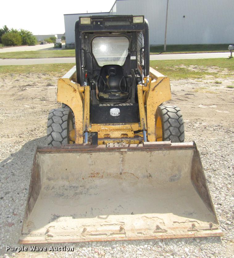 image for item DA3148 2005 John Deere 317 skid steer