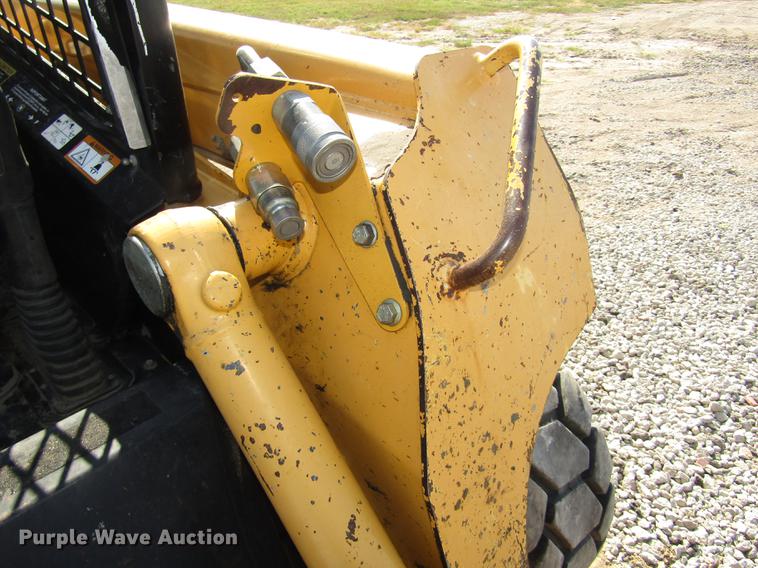 image for item DA3148 2005 John Deere 317 skid steer