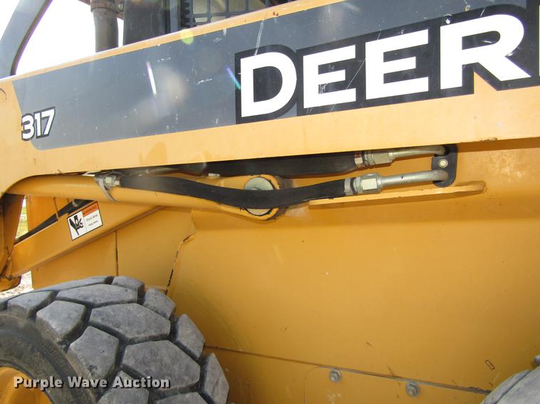 image for item DA3148 2005 John Deere 317 skid steer