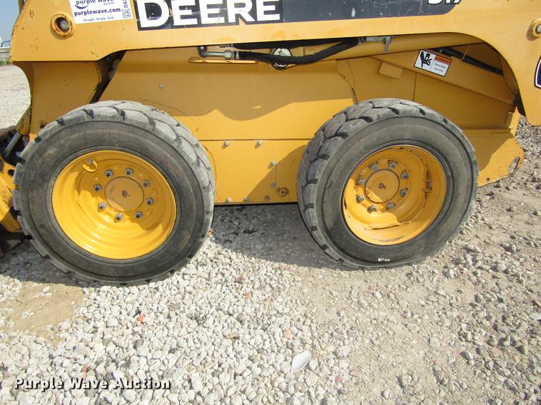 image for item DA3148 2005 John Deere 317 skid steer