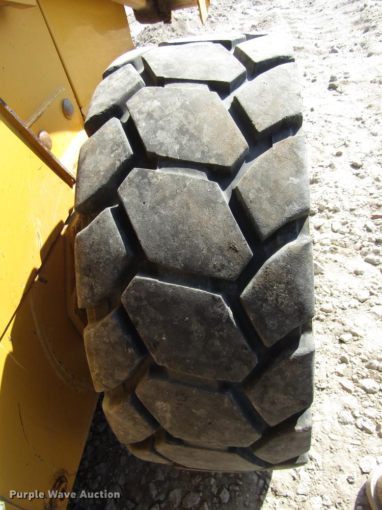 image for item DA3148 2005 John Deere 317 skid steer