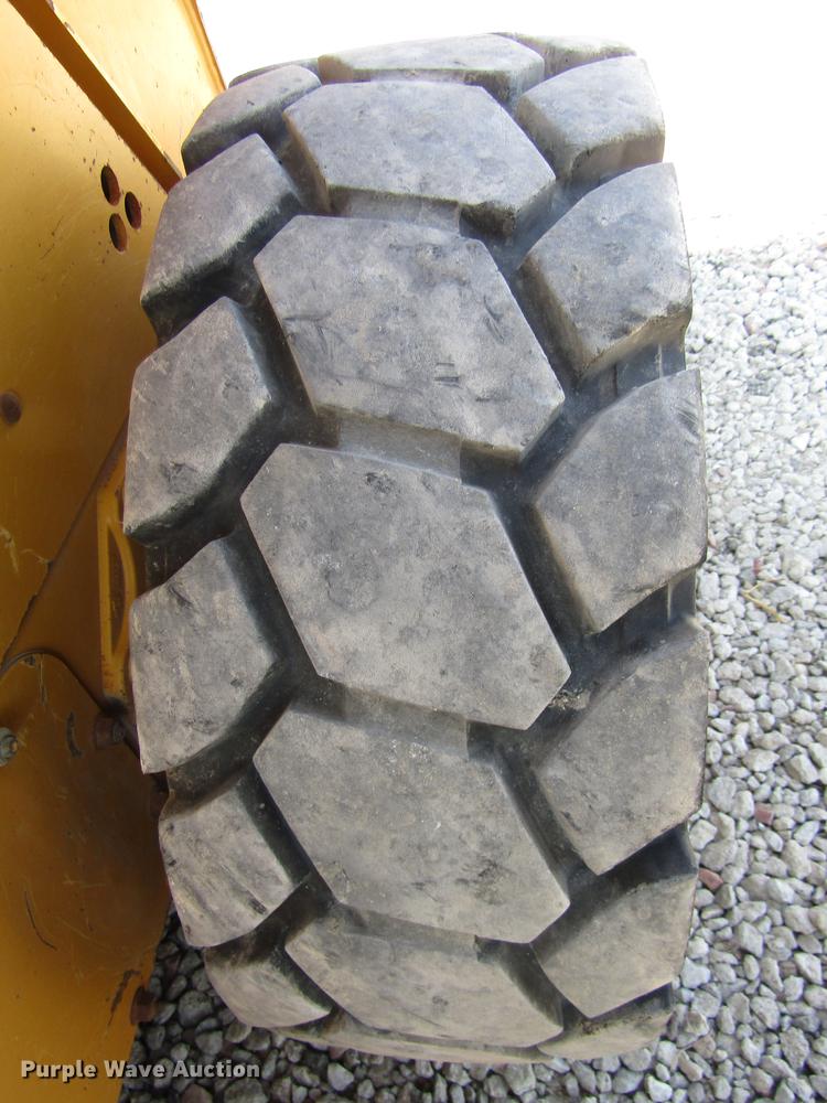 image for item DA3148 2005 John Deere 317 skid steer
