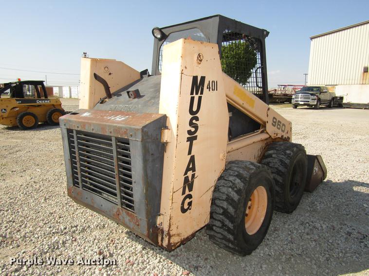 image for item DA3150 1995 Mustang 960 skid steer