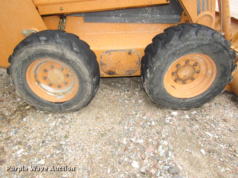 image for item DA3178 2001 Case 85XT skid steer