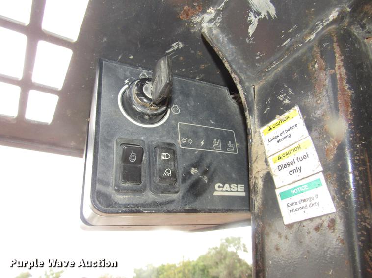 image for item DA3179 2002 Case 85XT skid steer