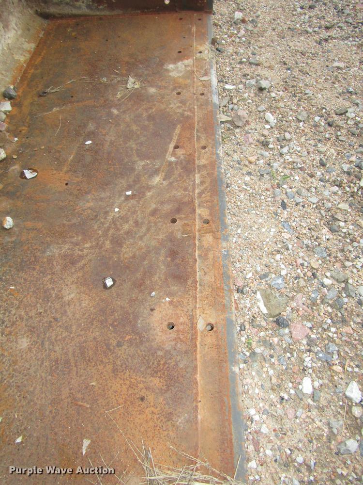 image for item DA3179 2002 Case 85XT skid steer