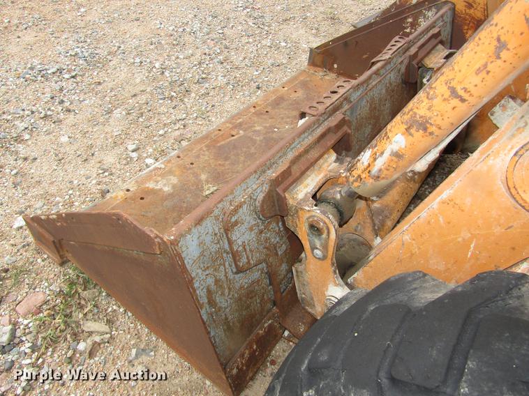image for item DA3179 2002 Case 85XT skid steer