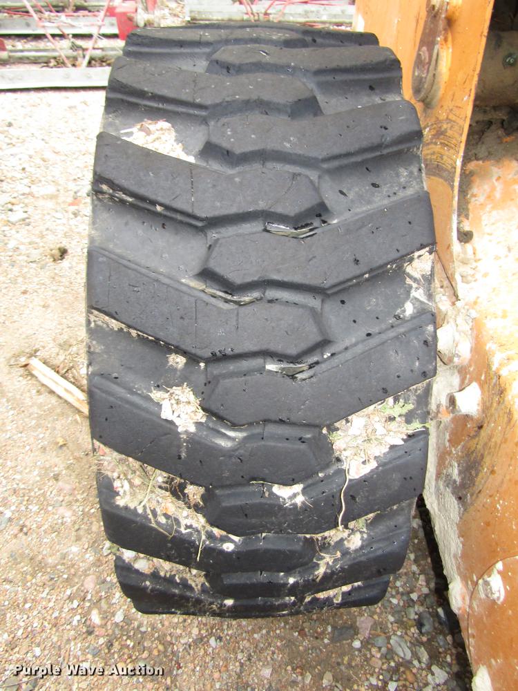 image for item DA3179 2002 Case 85XT skid steer