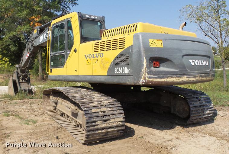 image for item DB1438 2005 Volvo EC240BLC excavator