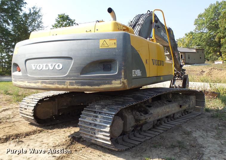 image for item DB1438 2005 Volvo EC240BLC excavator