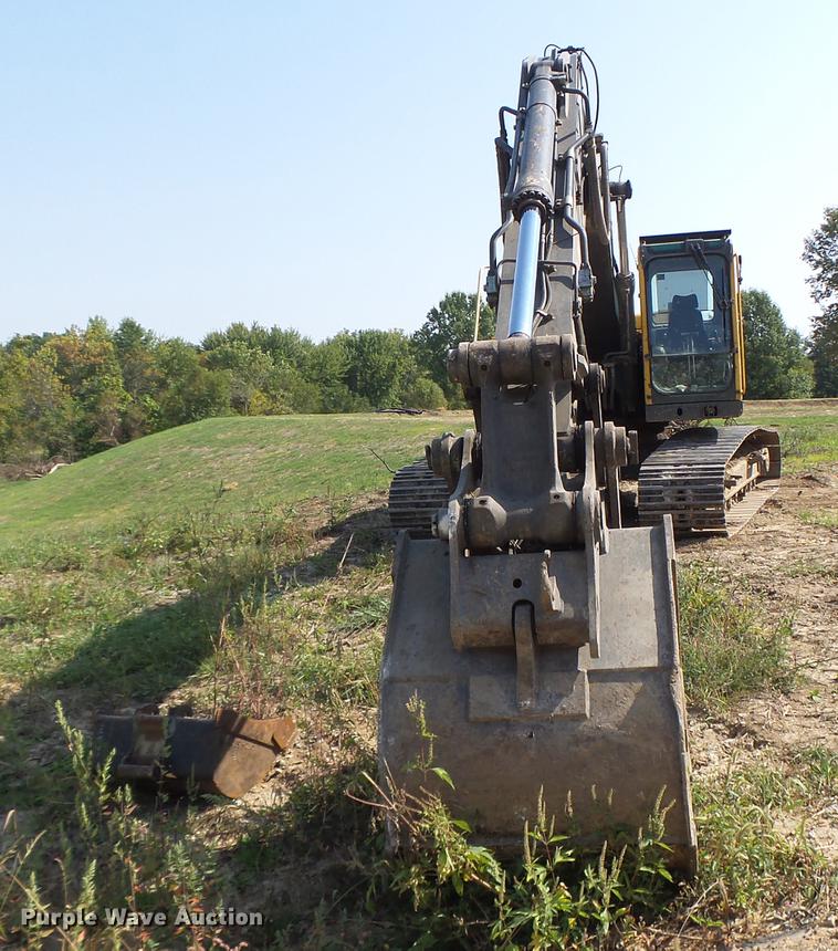 image for item DB1438 2005 Volvo EC240BLC excavator