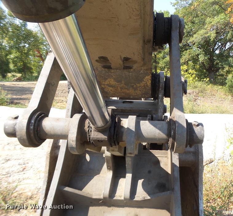 image for item DB1438 2005 Volvo EC240BLC excavator