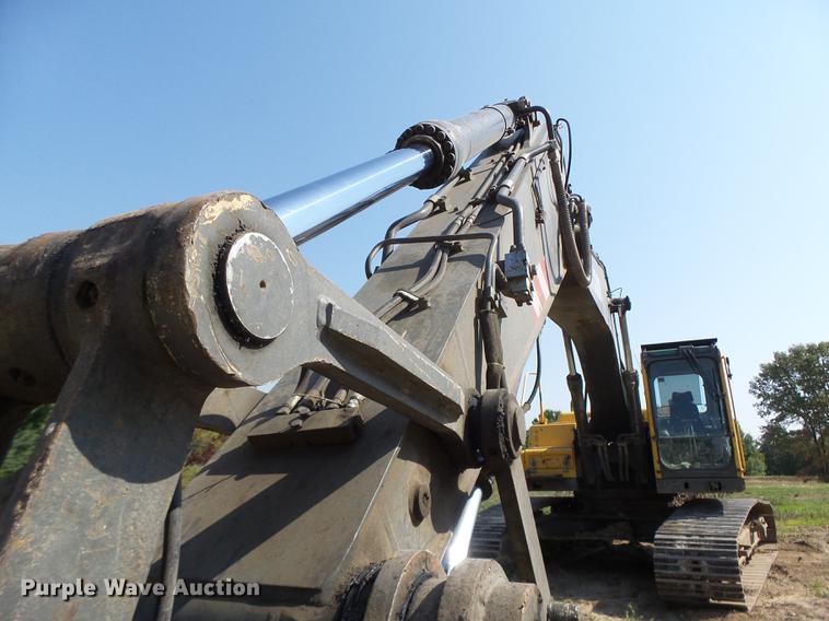 image for item DB1438 2005 Volvo EC240BLC excavator