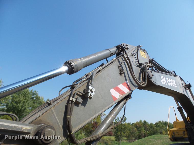 image for item DB1438 2005 Volvo EC240BLC excavator