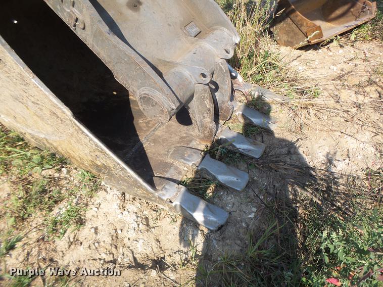 image for item DB1438 2005 Volvo EC240BLC excavator