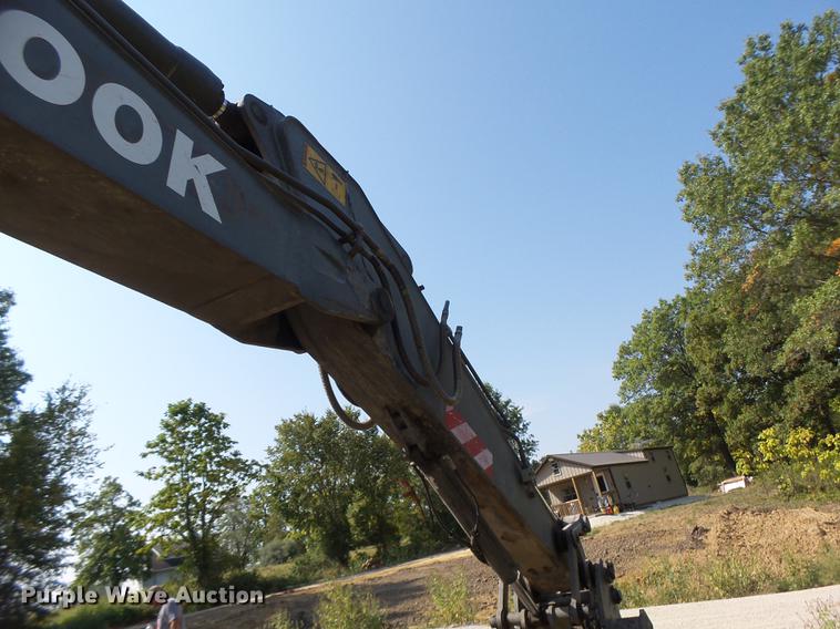 image for item DB1438 2005 Volvo EC240BLC excavator