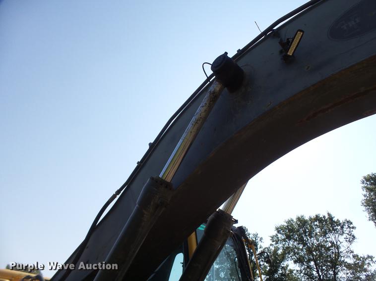 image for item DB1438 2005 Volvo EC240BLC excavator