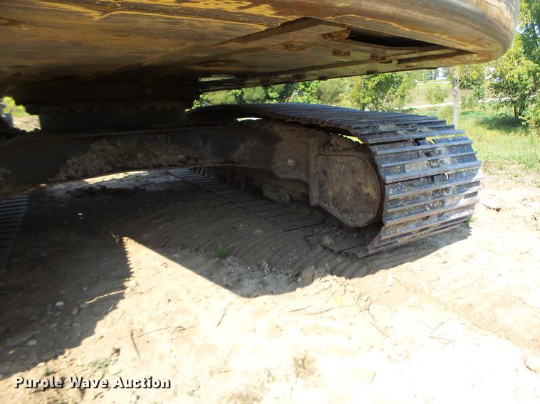 image for item DB1438 2005 Volvo EC240BLC excavator