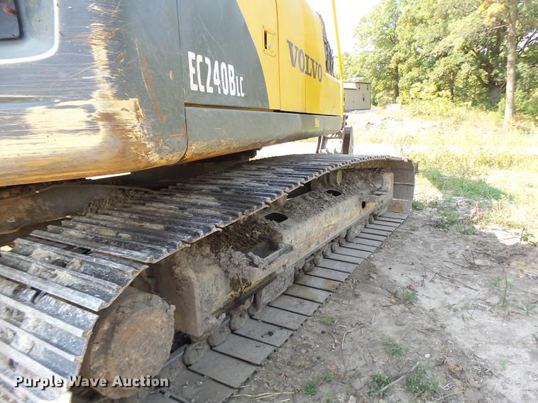 image for item DB1438 2005 Volvo EC240BLC excavator