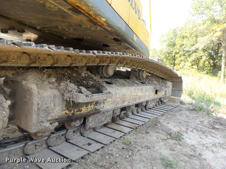 image for item DB1438 2005 Volvo EC240BLC excavator