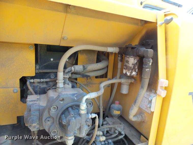 image for item DB1438 2005 Volvo EC240BLC excavator