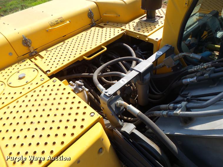 image for item DB1438 2005 Volvo EC240BLC excavator