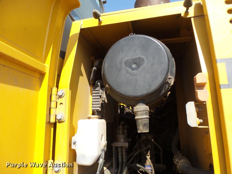 image for item DB1438 2005 Volvo EC240BLC excavator