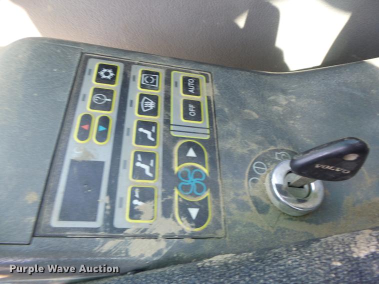 image for item DB1438 2005 Volvo EC240BLC excavator